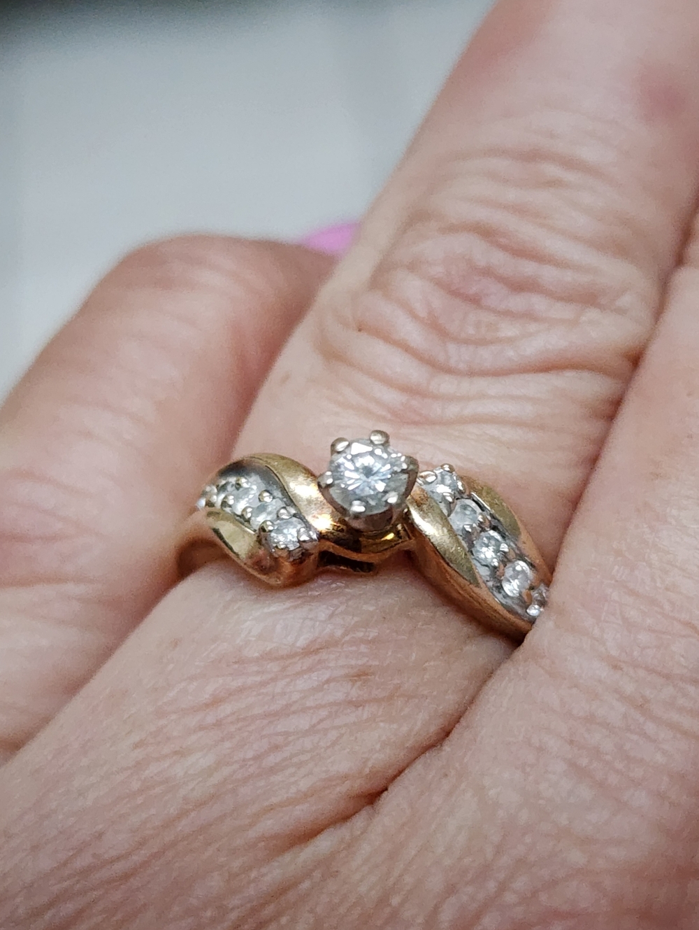 10k Round Solitaire Diamond Ring With Diamonds On Side Size 6.75/ 7